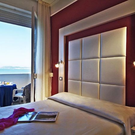 ריצ'יונה Alexandra Plaza Hotel מראה חיצוני תמונה