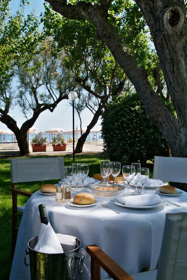 ריצ'יונה Alexandra Plaza Hotel מראה חיצוני תמונה