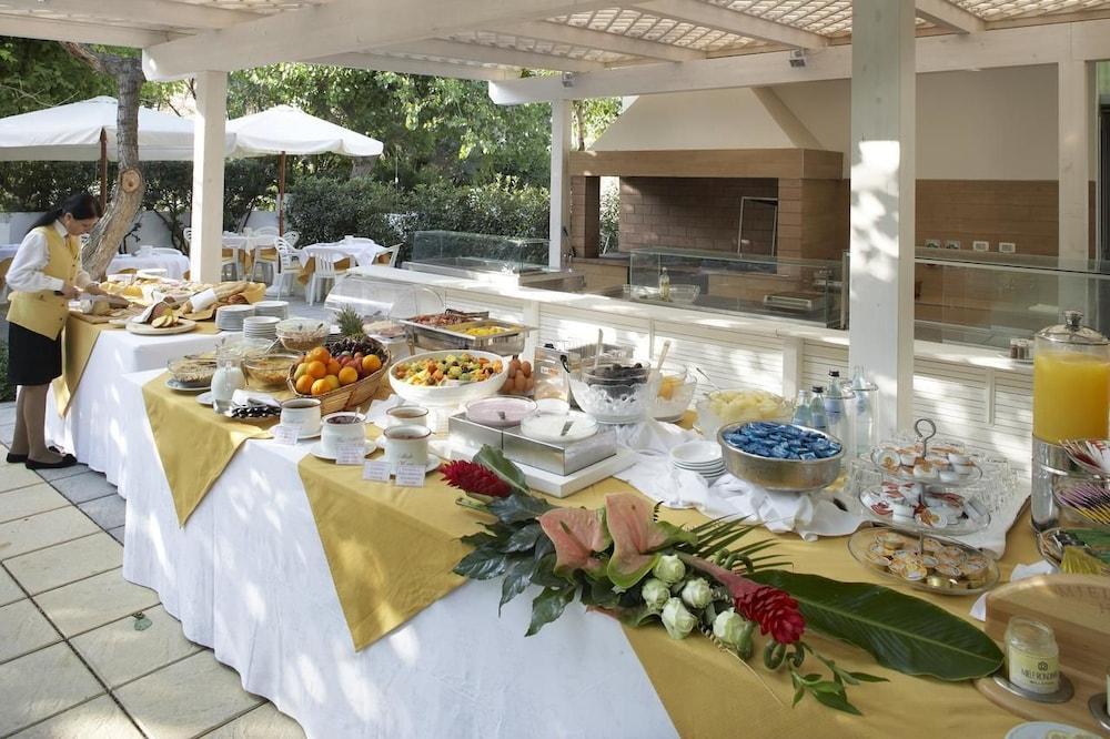 ריצ'יונה Alexandra Plaza Hotel מראה חיצוני תמונה