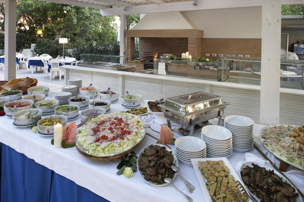 ריצ'יונה Alexandra Plaza Hotel מראה חיצוני תמונה